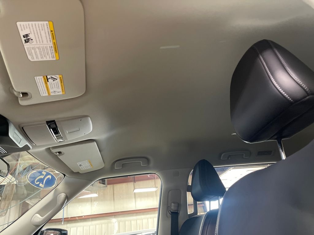 Used 2025 Aspen White Nissan SV image 15