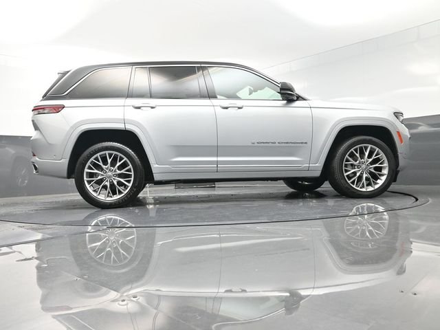 Used 2023 Silver Jeep Summit image 39