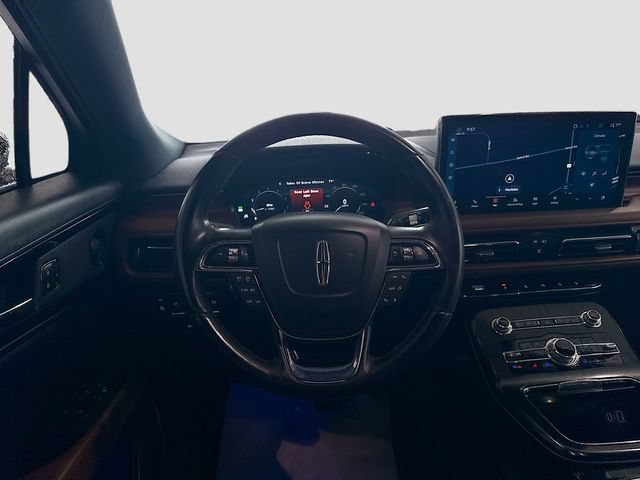 Used 2021 Red Lincoln Reserve image 24