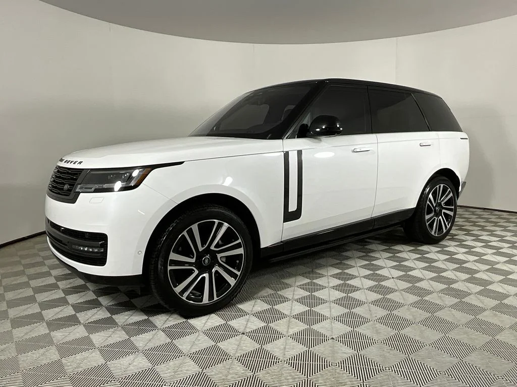 2023 Land Rover Range Rover 3.0 SE SWB's photo