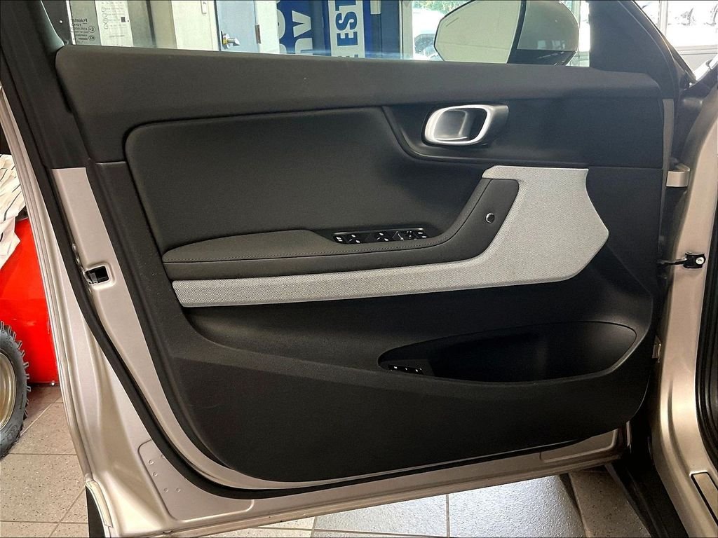 Used 2024 Gray Polestar Long Range Dual Motor image 9
