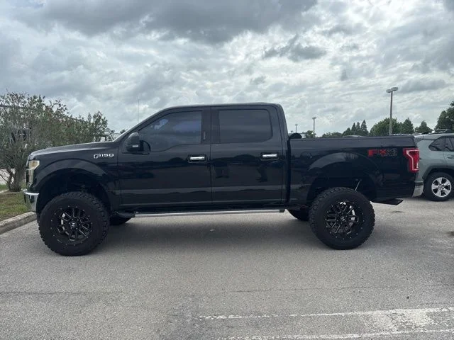 Used 2017 Black Ford XLT image 8