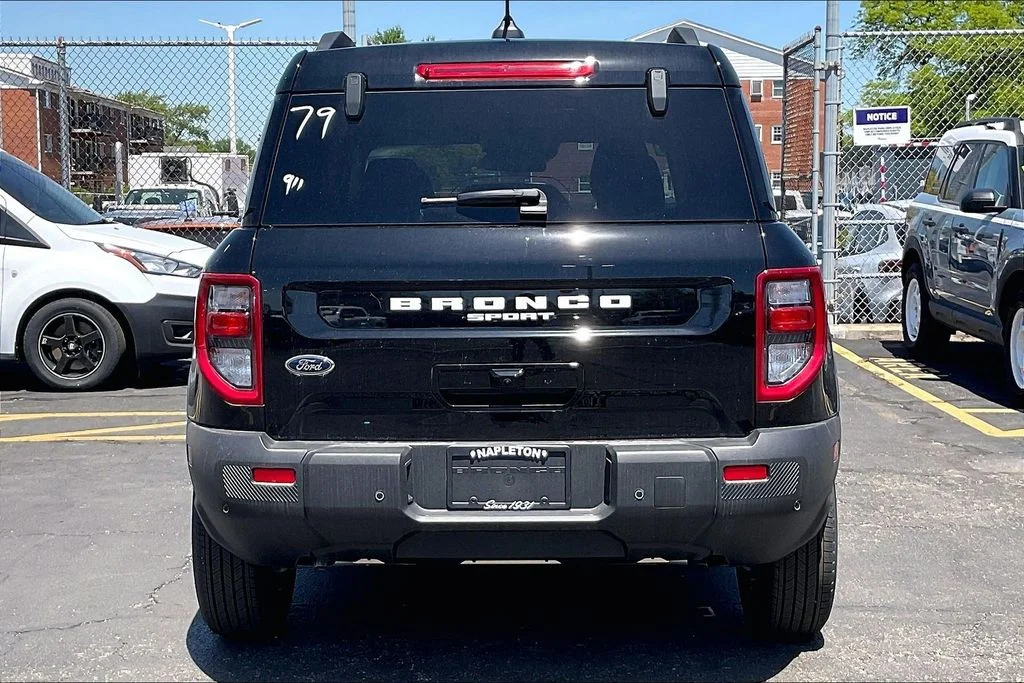 New 2025 Shadow Black Ford Outer Banks® image 3