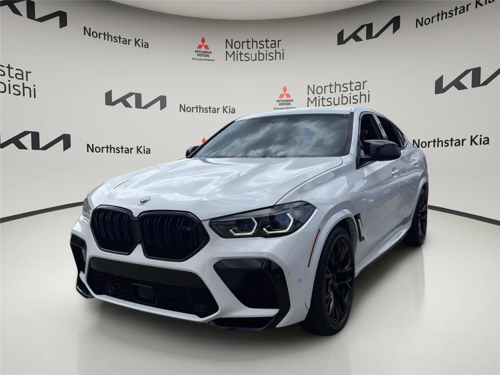 Used 2022 Alpine White BMW  image 1