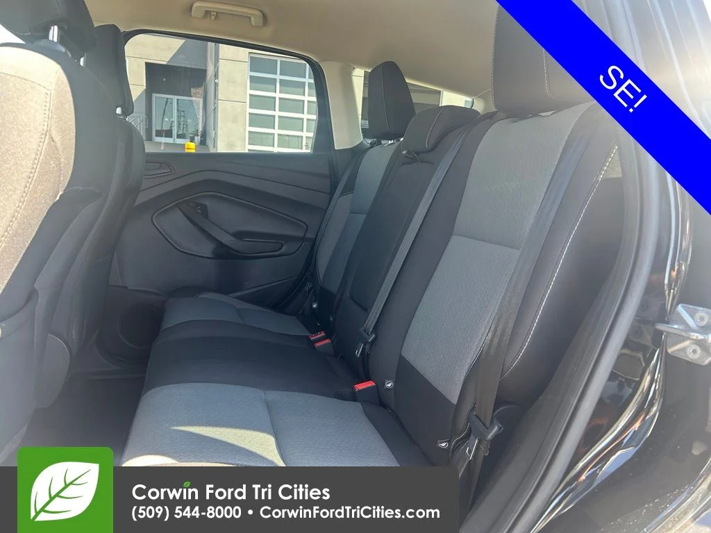 Used 2018 Black Ford SE image 9