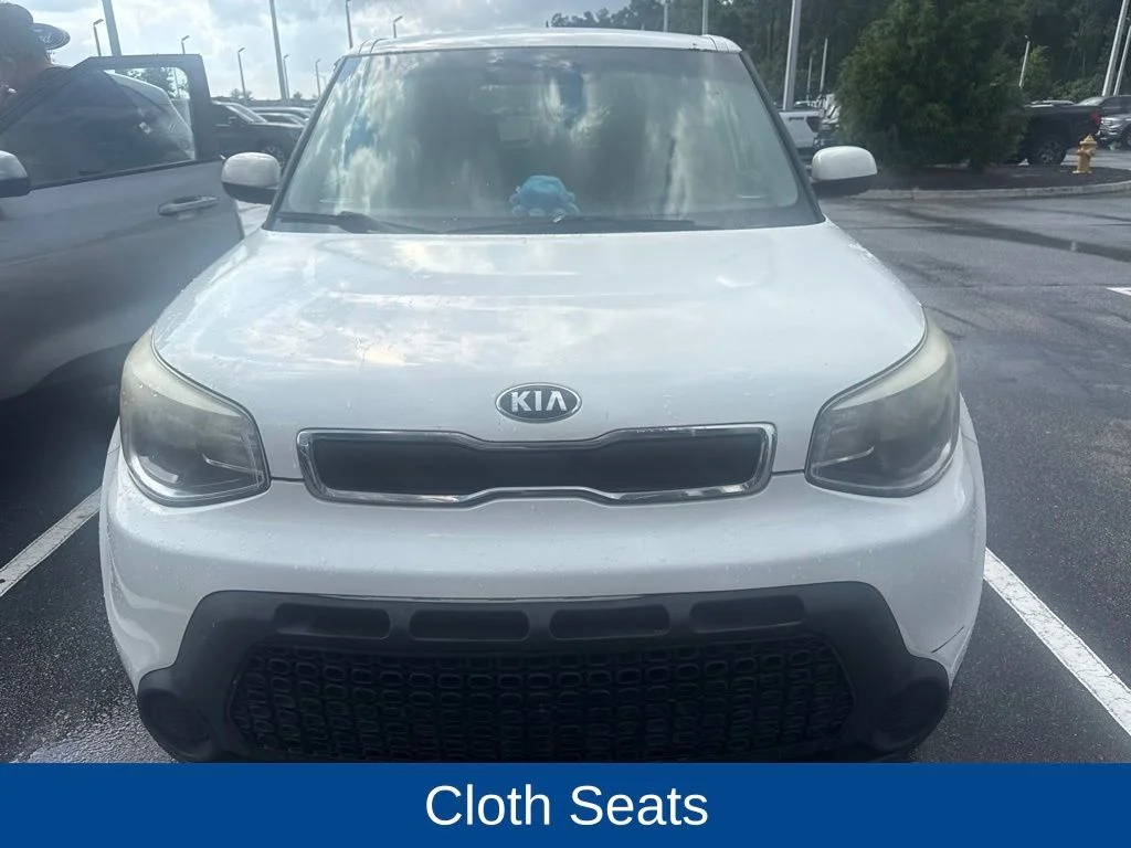 Used 2016 Clear White Kia Base image 2