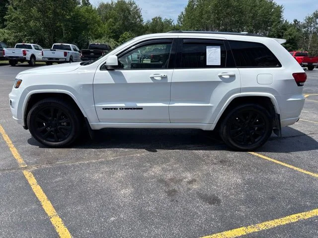 Used 2019 Bright White Clearcoat Jeep Altitude image 4