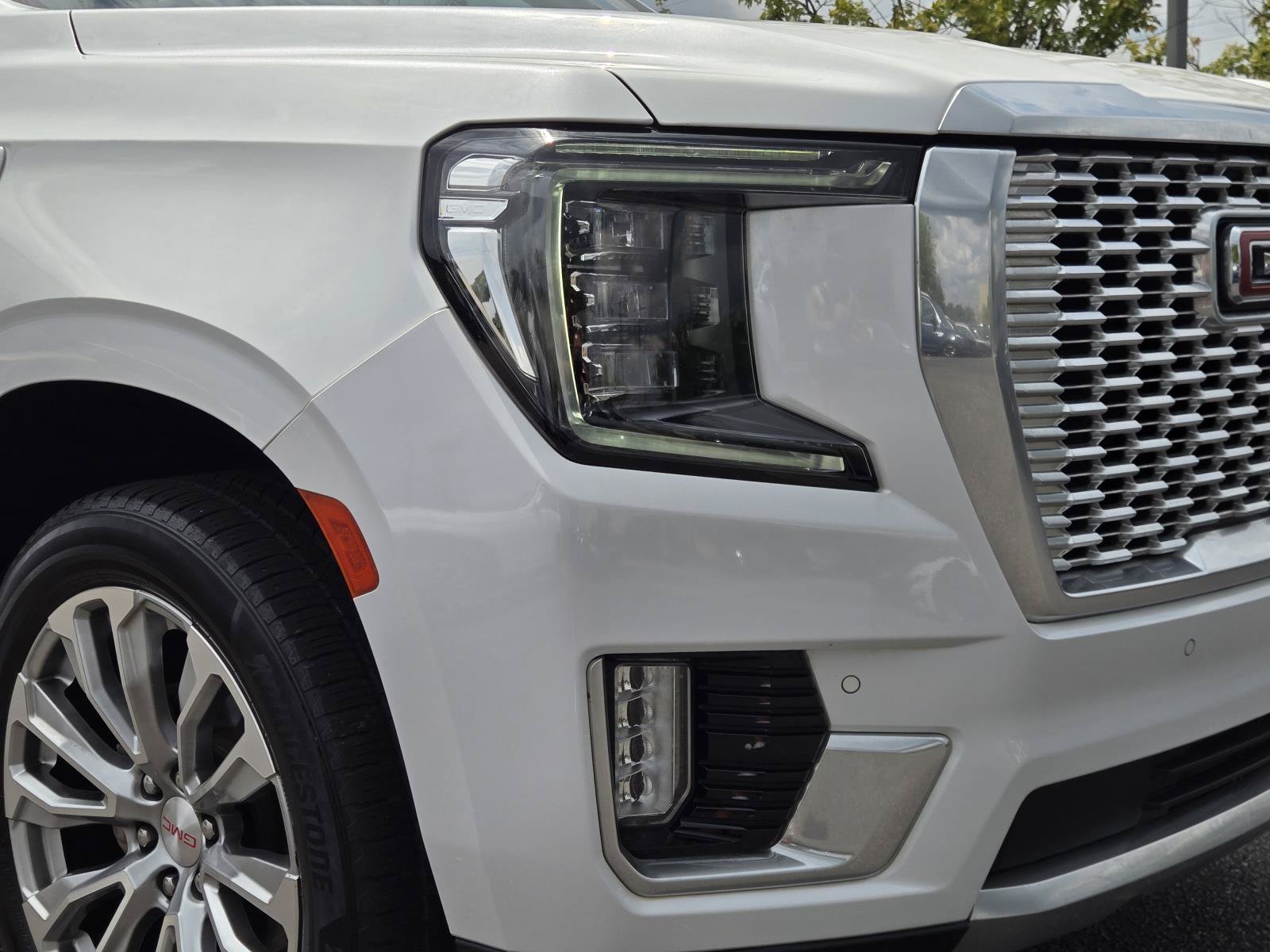 Used 2023 White GMC Denali image 4