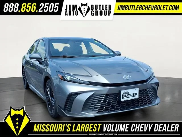 Used 2025  Toyota LE image 26