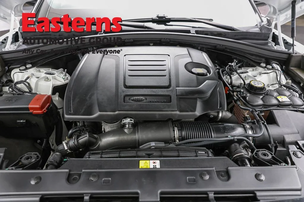 Used 2023 White Land Rover S image 7
