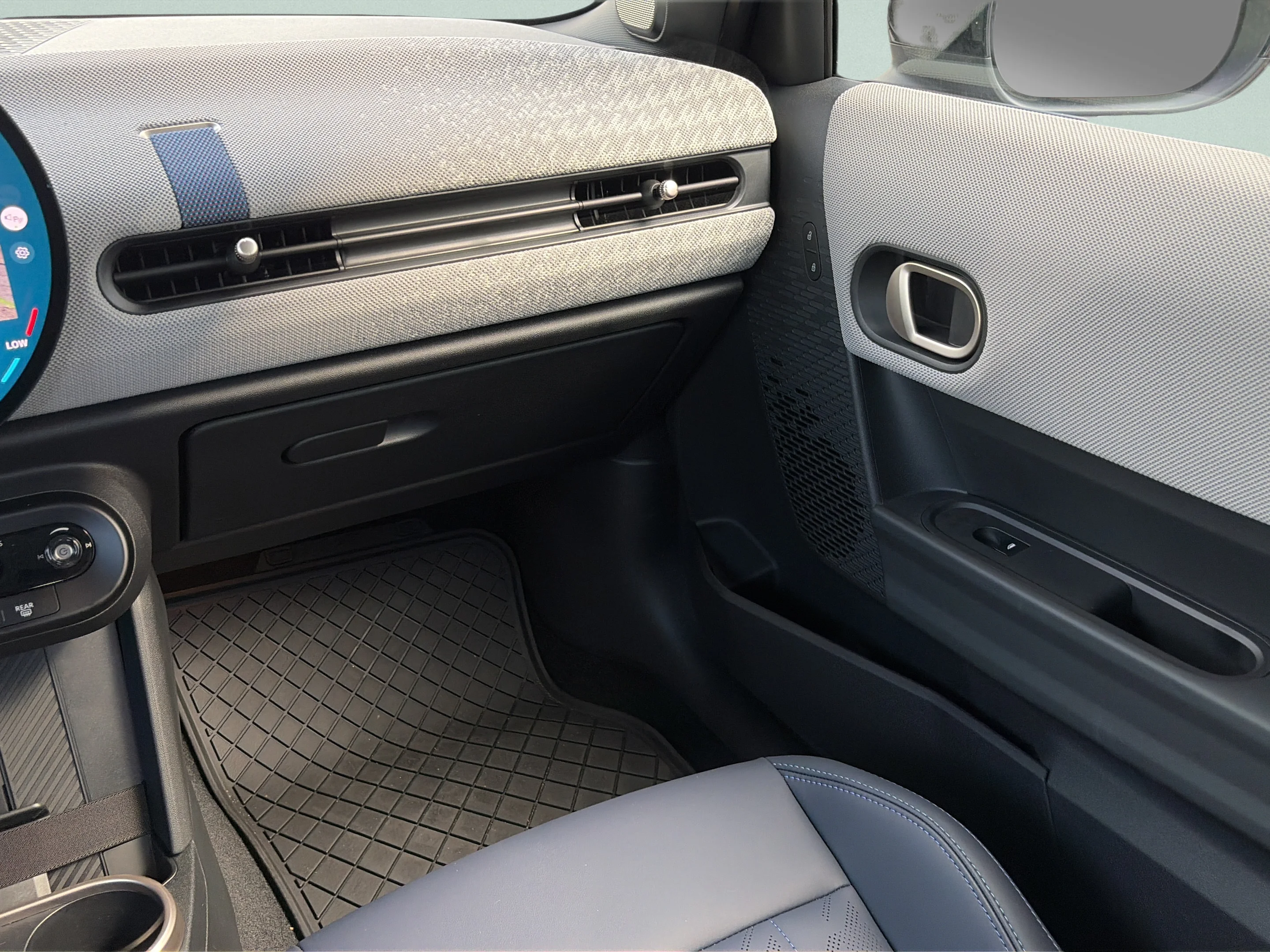 Used 2025 Silver MINI Cooper image 13
