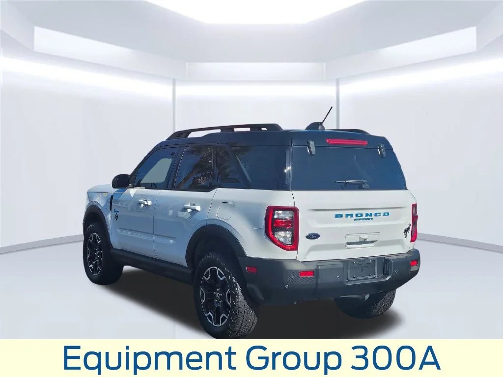 Certified Used 2025 Oxford White Ford Outer Banks image 18