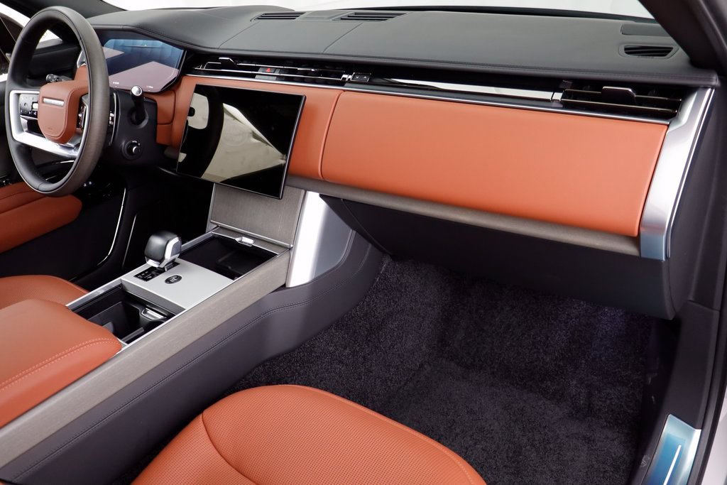 New 2026 Borasco Grey LAND ROVER SV Signature Suite image 26