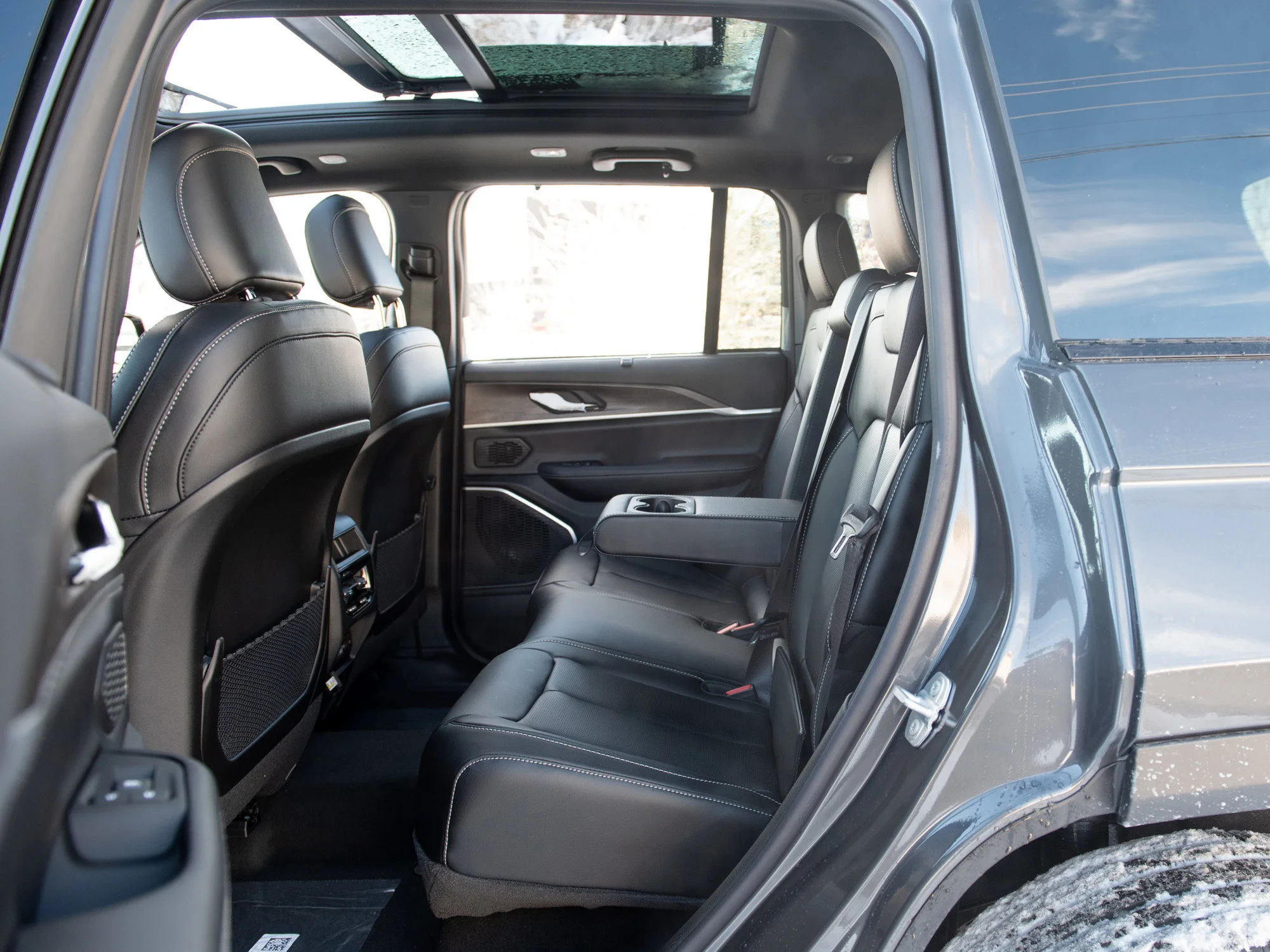 New 2025 Grey Jeep Limited* image 23