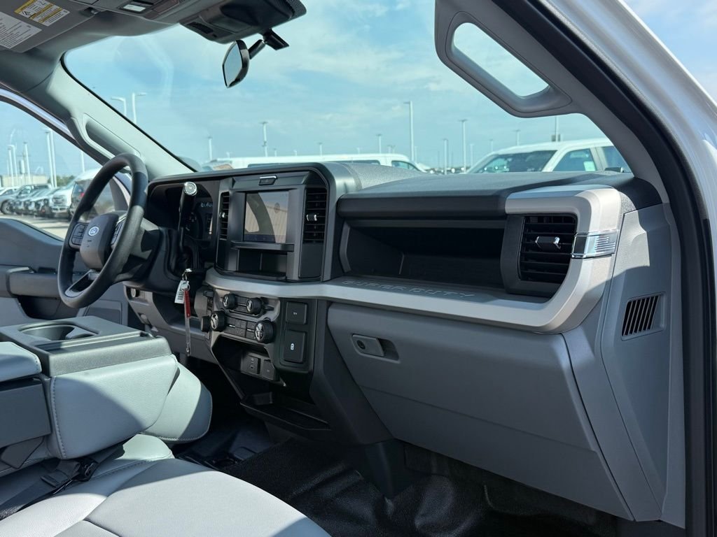 2026 Ford F-350 Super Duty XL - Photo 15