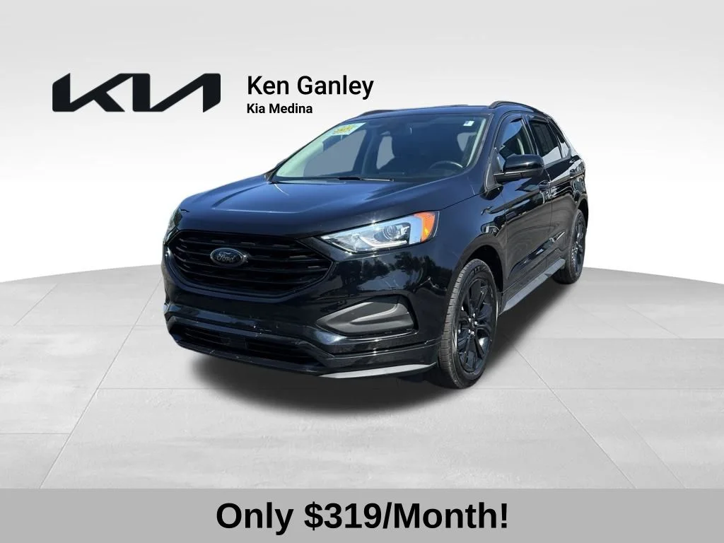 Used 2022 Black Ford SE image 1
