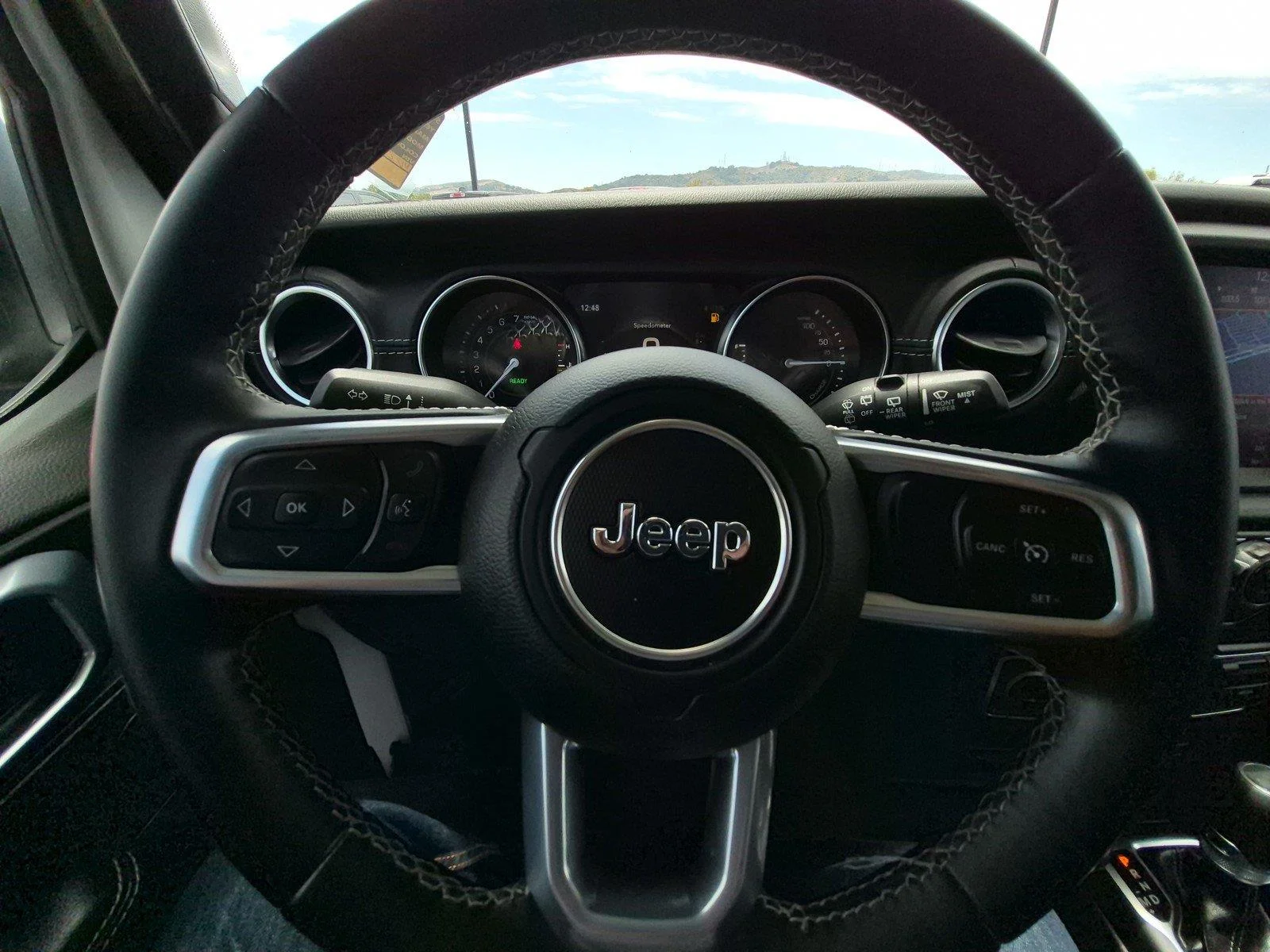Used 2022 Bright White Clearcoat Jeep Unlimited Sahara image 27