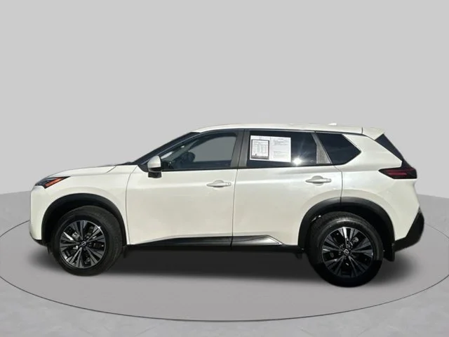 Used 2023 White Nissan SV image 9