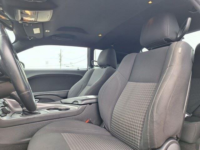 Used 2019 Granite Pearlcoat Dodge SXT image 20