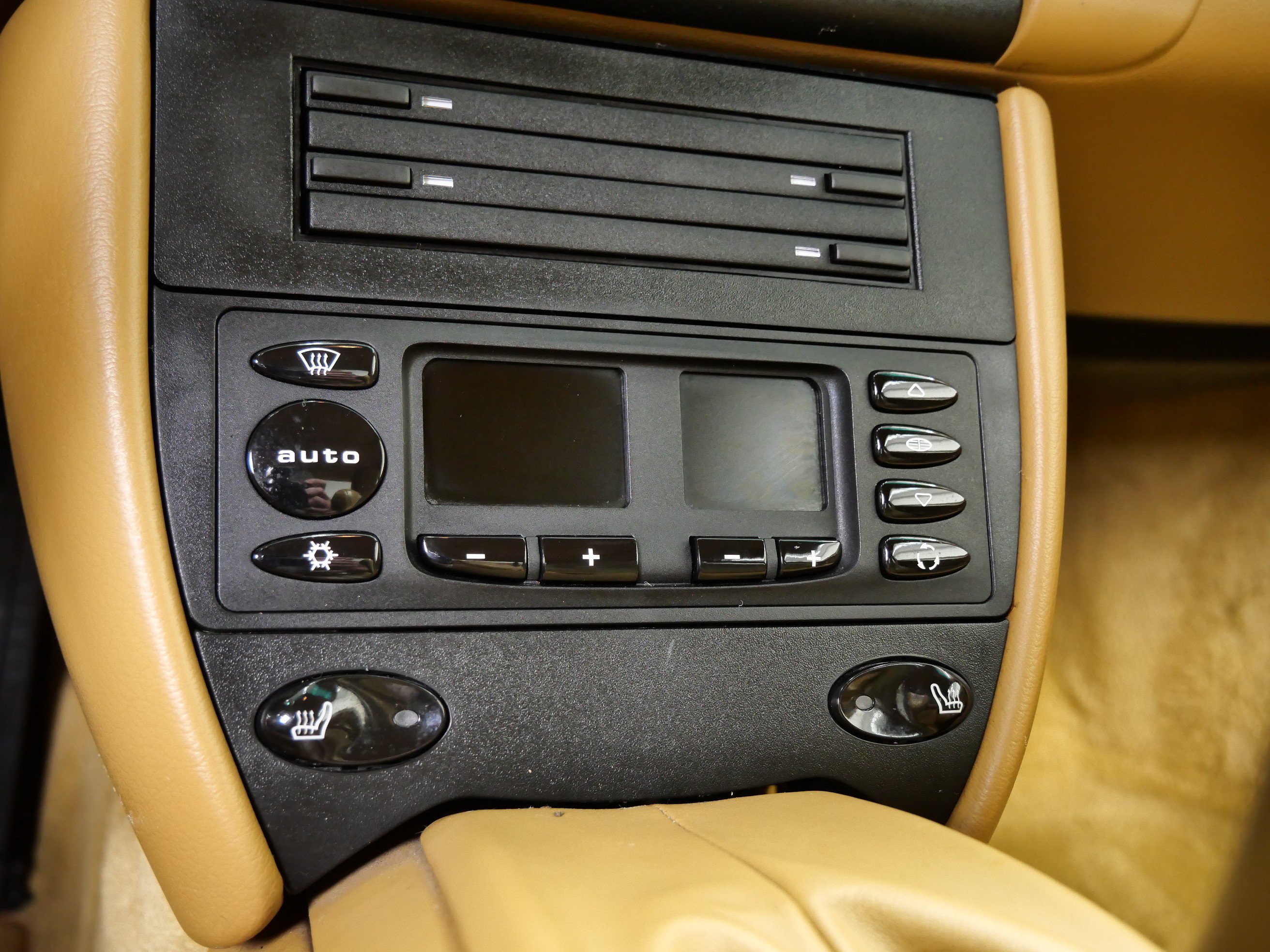 Used 2001 Forest Green Metallic Porsche  image 20