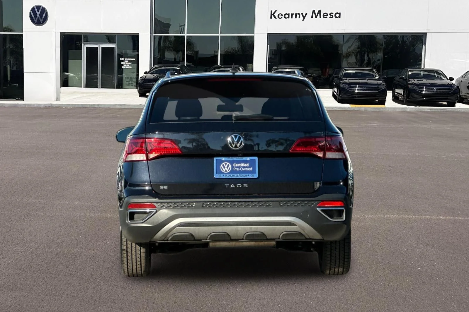Certified Used 2022 Black Volkswagen 1.5T SE image 5