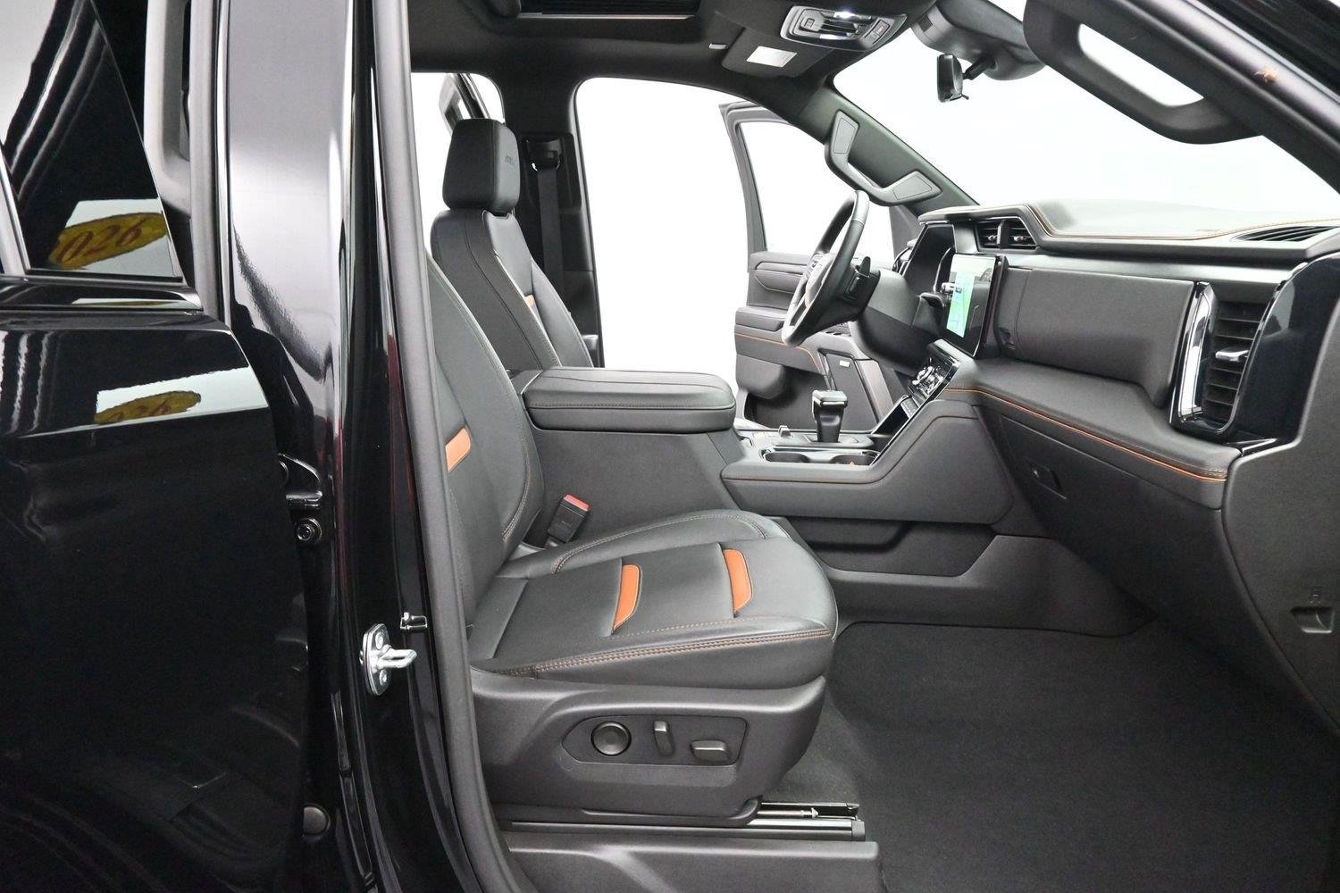 Used 2026 Onyx Black GMC AT4 image 32