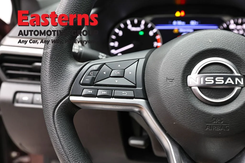 Used 2023 Red Nissan 2.5 SV image 15