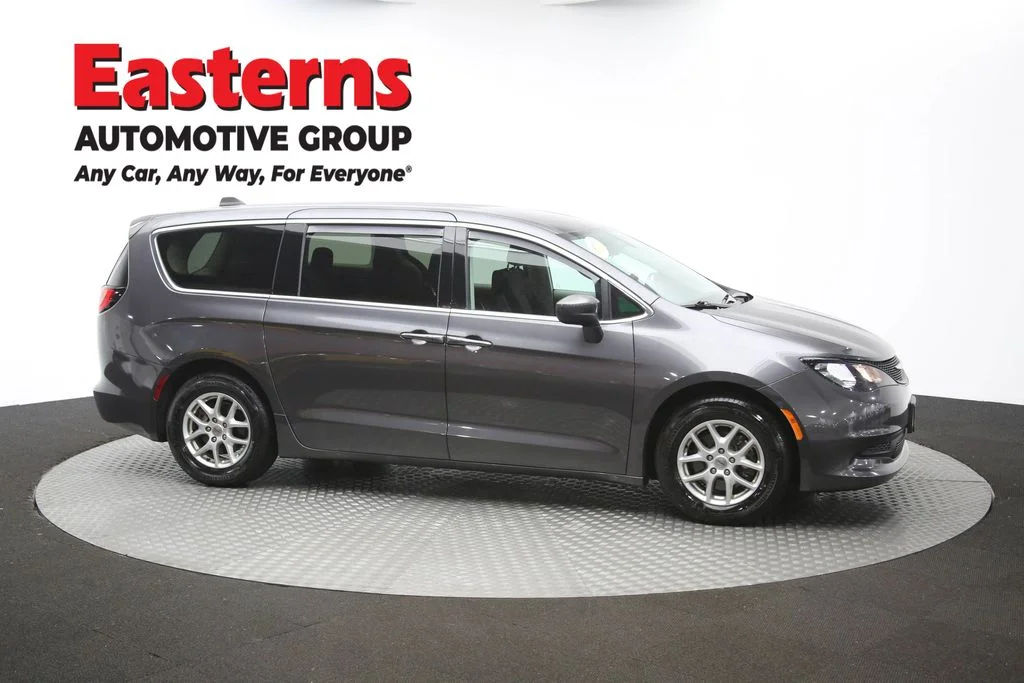 Used 2022 Gray Chrysler LX image 46