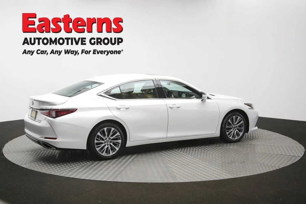 Used 2021 White Lexus 350 image 45