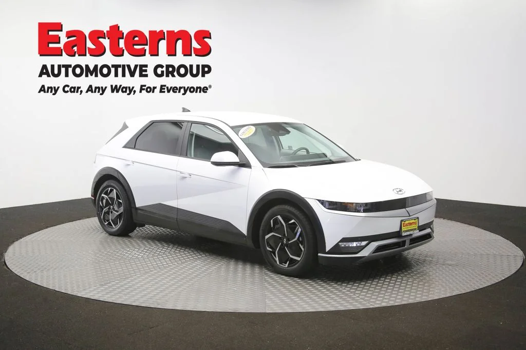 Used 2024 White Hyundai SEL image 46