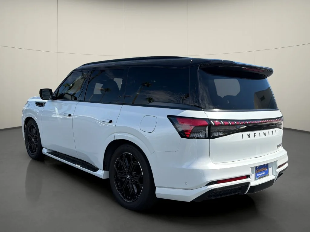 New 2027 2T RADIANT WHIT INFINITI Sport 4WD image 5