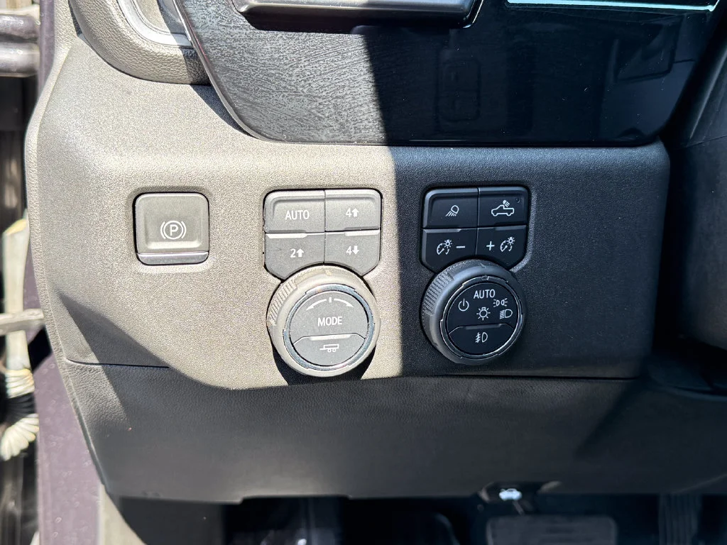 Used 2022 Gray Chevrolet LTZ image 29