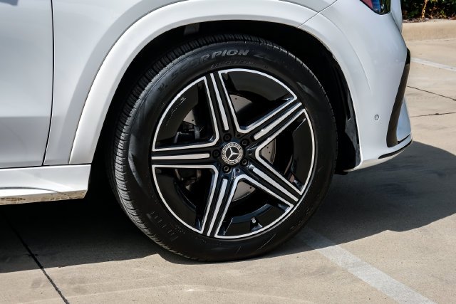 Used 2024 White Mercedes-Benz GLE 580 image 73