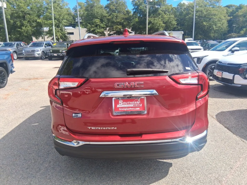 Used 2023 Red GMC SLT image 6