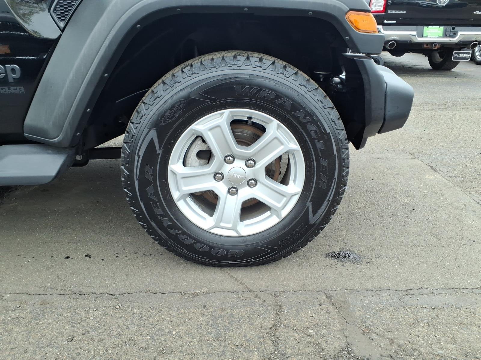 Certified Used 2022 Black Jeep Unlimited Sport S image 9