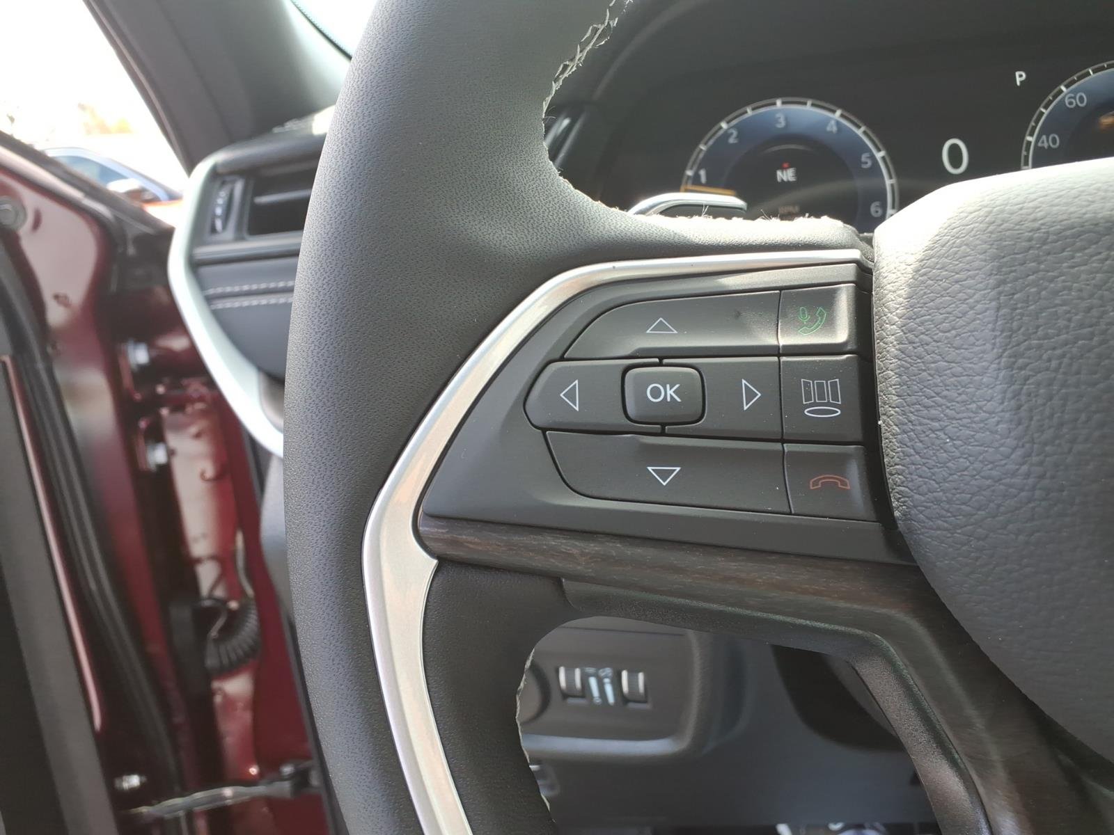 New 2026 Velvet Red Pearl-Coat Exterior Paint Jeep Limited image 16