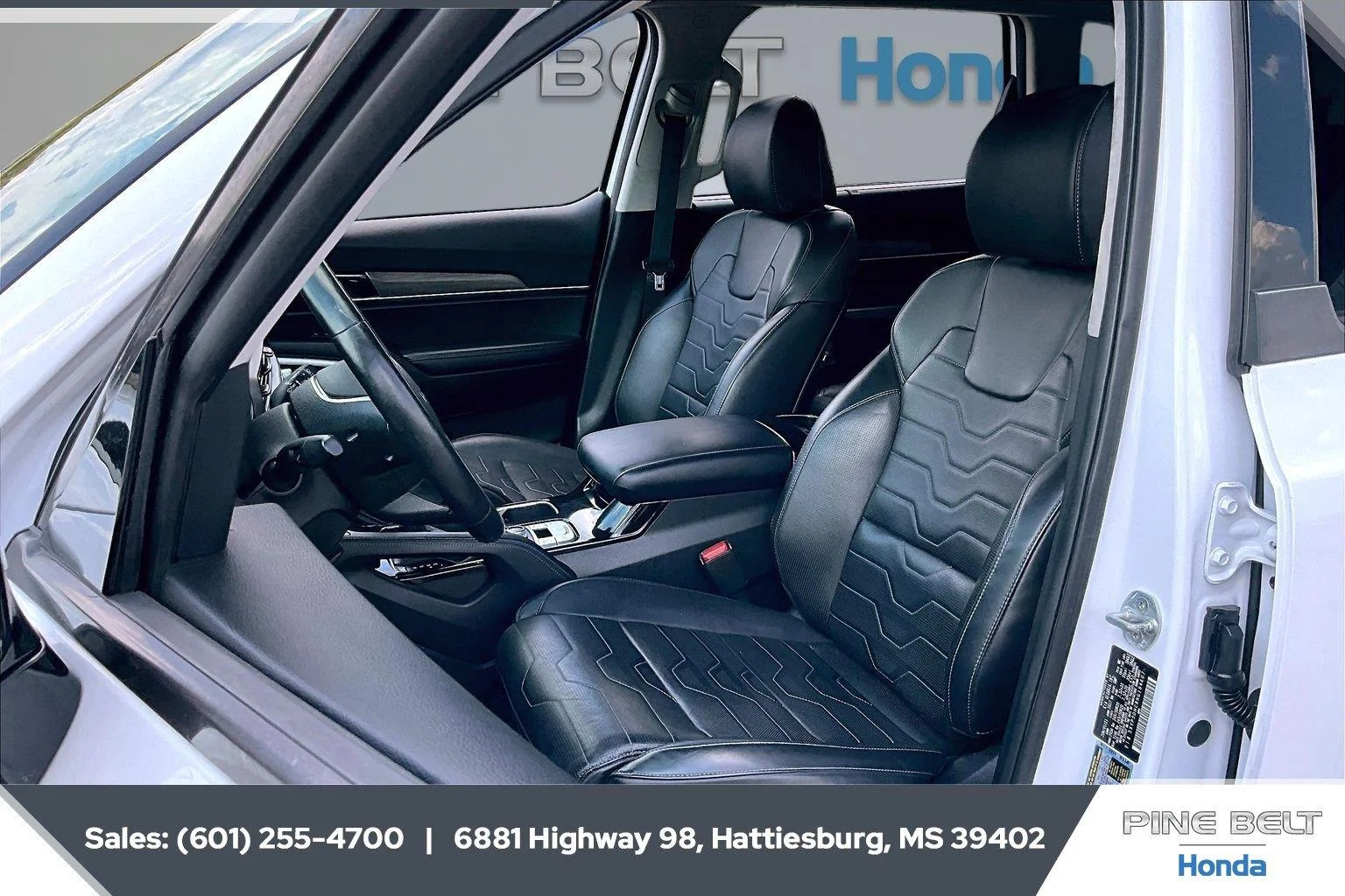 Used 2022 Glacial White Pearl Kia SX image 18