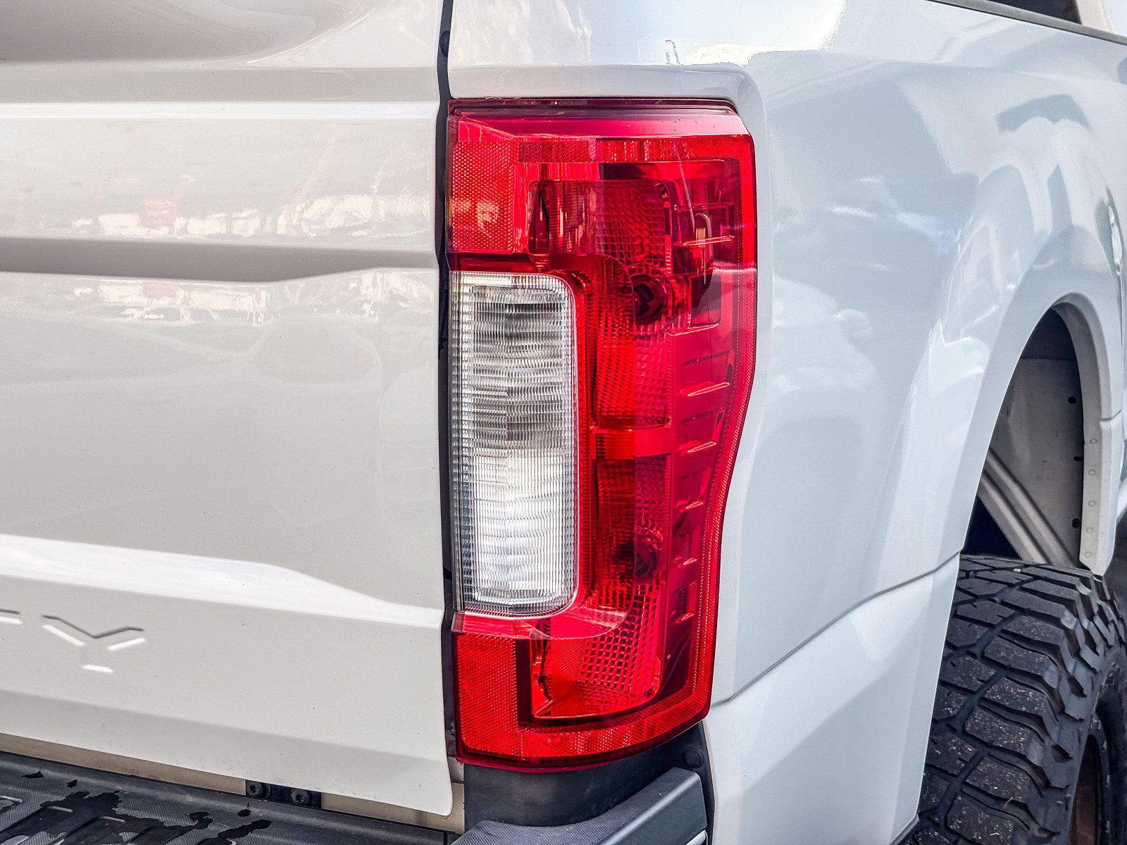 Used 2017 Oxford White Ford XLT image 7