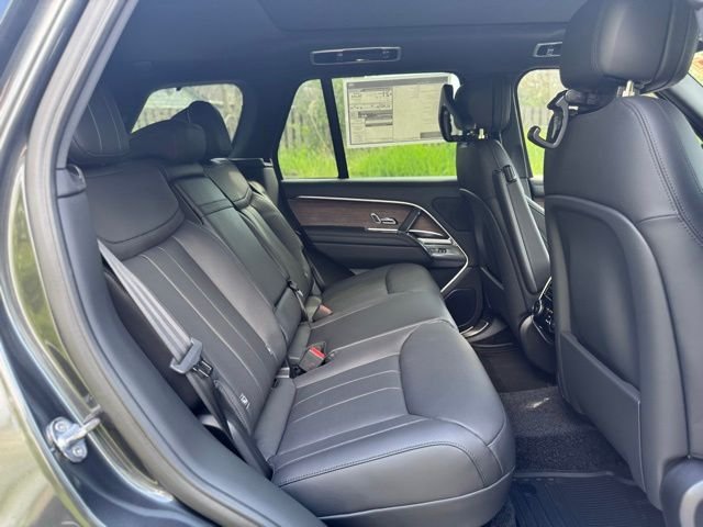 New 2026 Carpathian Grey Land Rover SE image 17