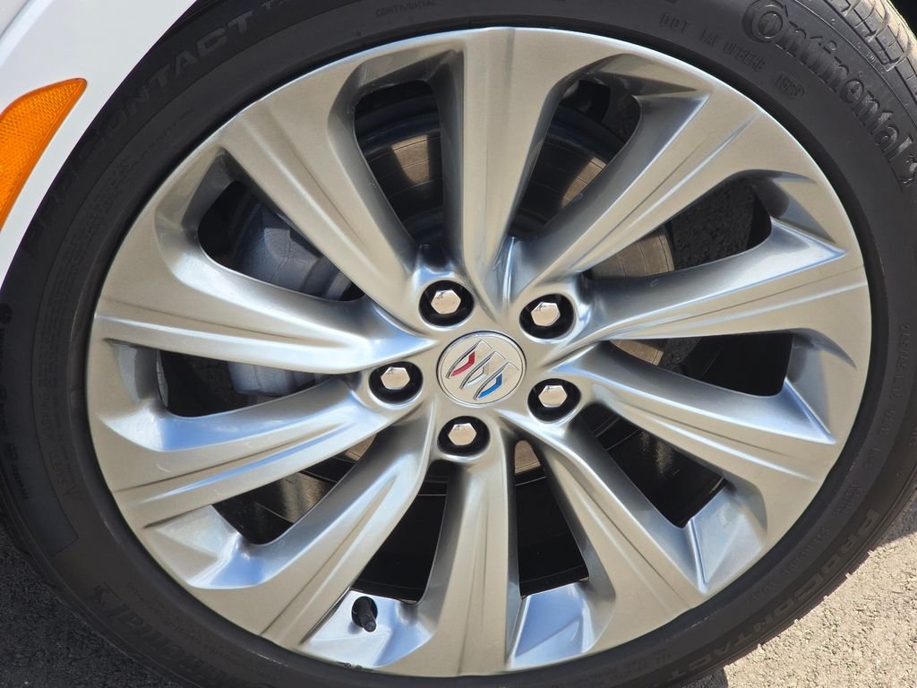 Used 2024 White Buick Avenir image 24
