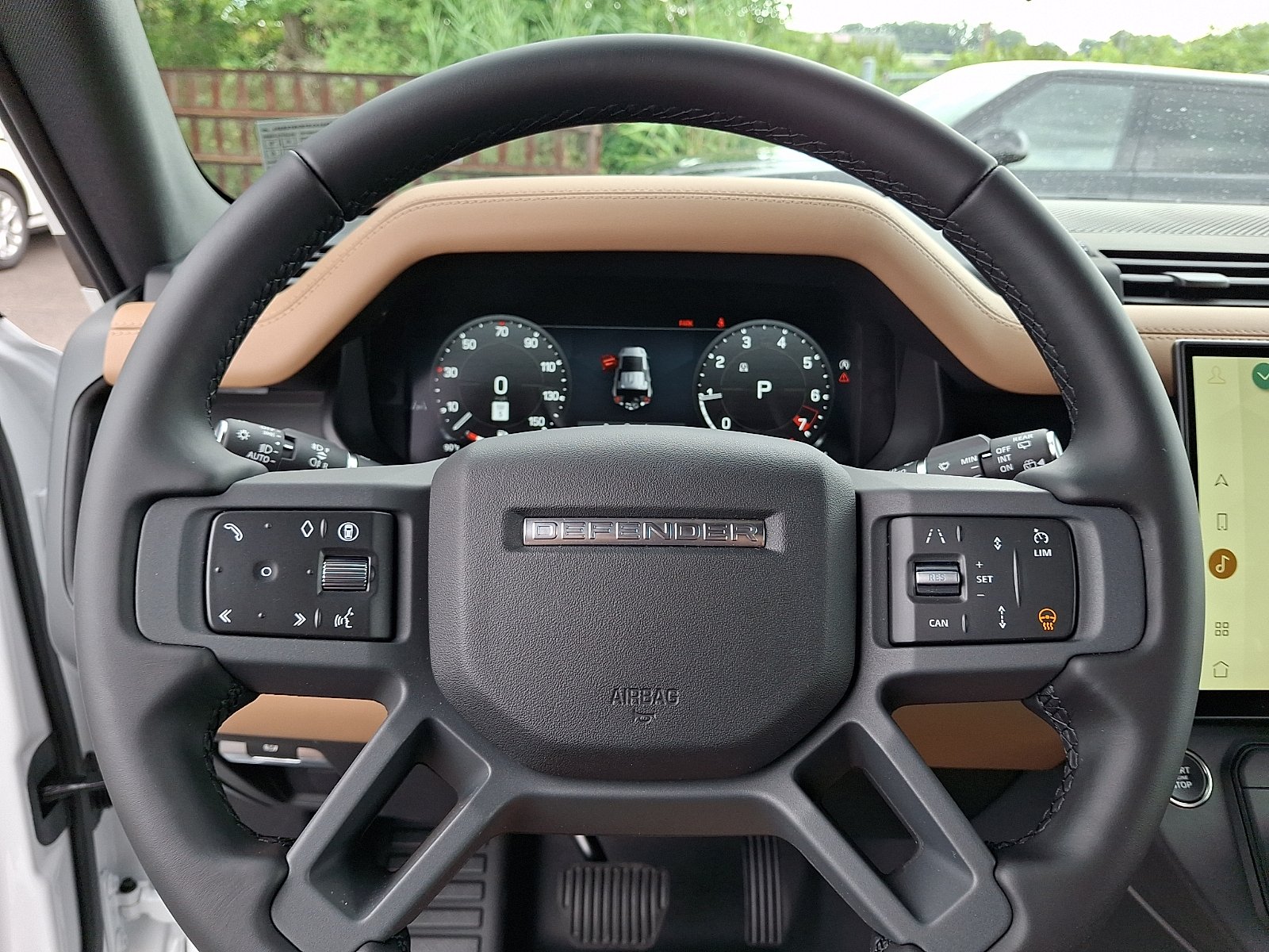 New 2026 Fuji White Land Rover P400 X-Dynamic SE image 17