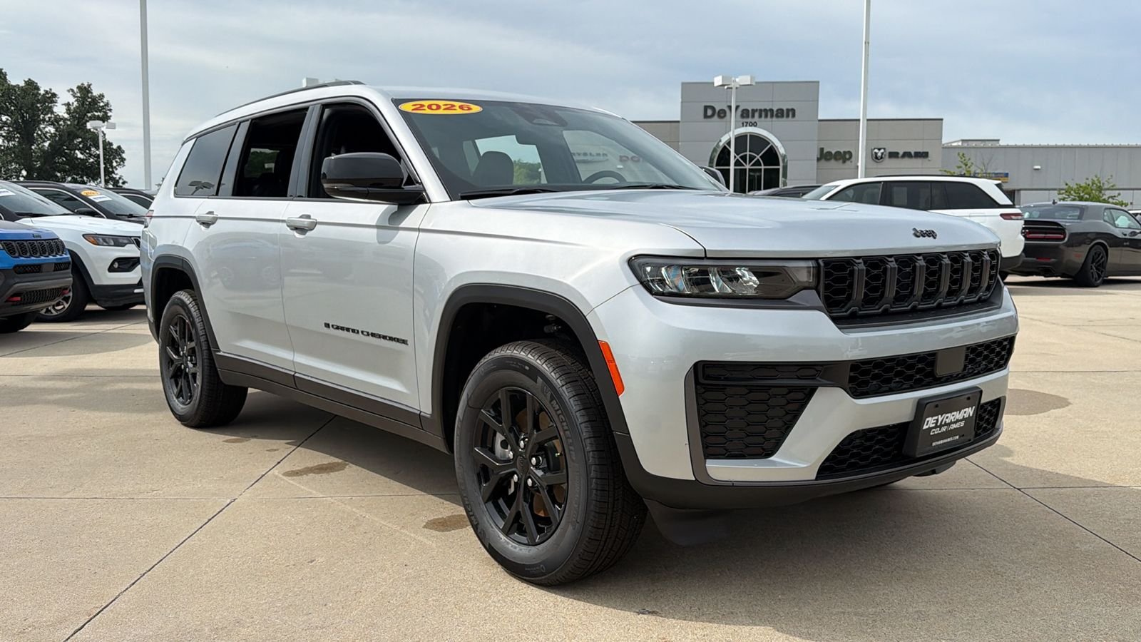 New 2026 Silver Zynith Exterior Paint Jeep Altitude image 2