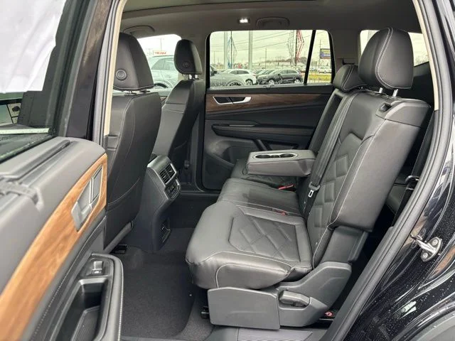 New 2026 Black Volkswagen 2.0T SE w/Technology image 9