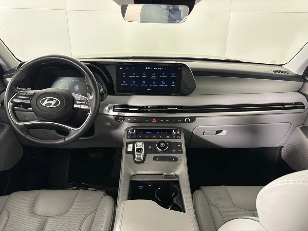 Used 2025 Black Hyundai SEL image 39