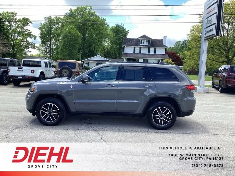 Used 2019 Gray Jeep Trailhawk image 4