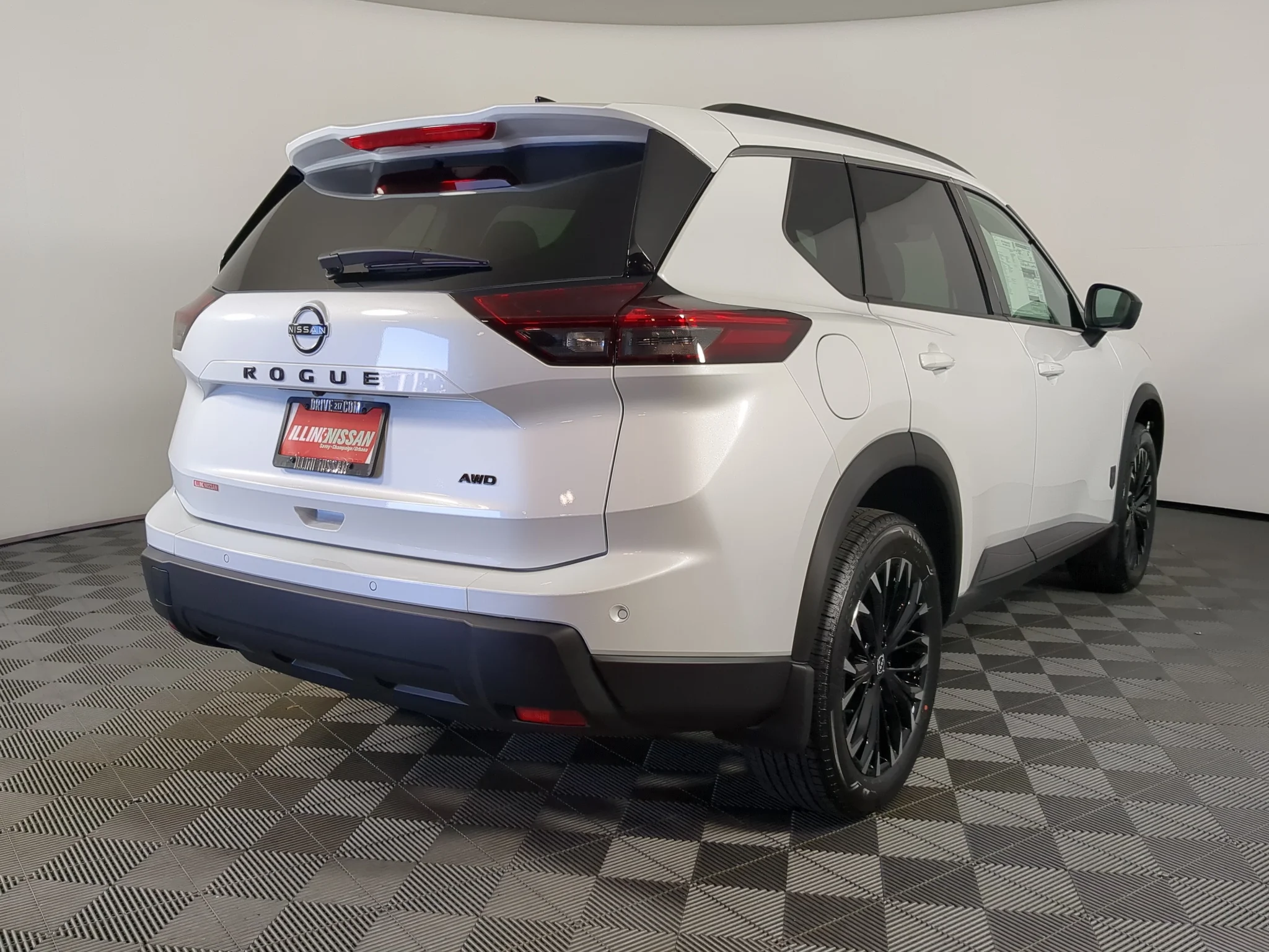 New 2027 Everest White Pearl Tricoat Nissan SV image 9