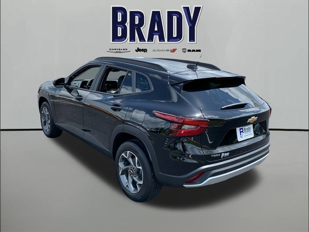 Used 2026 Black Chevrolet LT image 5