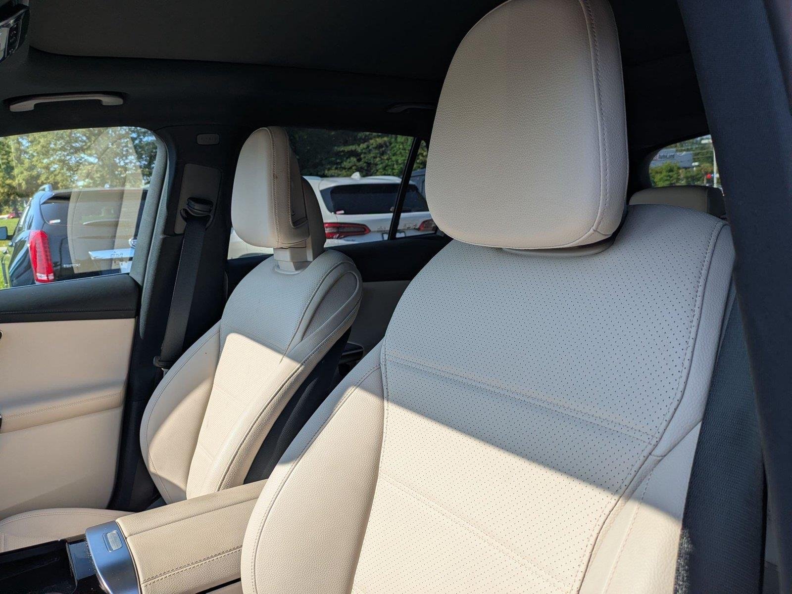 Used 2024 Black Mercedes-Benz GLC 300 image 6
