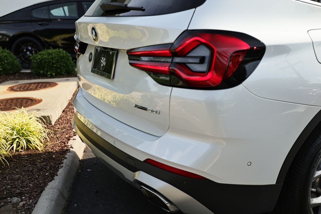 Used 2024 Mineral White Metallic BMW sDrive30i image 9