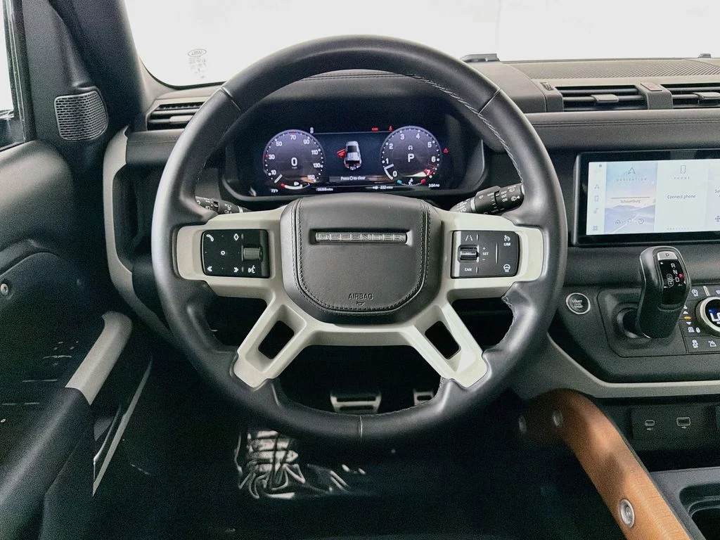 Used 2023 Gray Land Rover X-Dynamic SE image 11